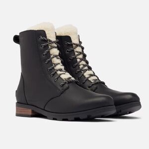 NEW W BOX Sorel Emelie Shearling Short Lace Up Cozy Black White Boots Shoes Sz 9